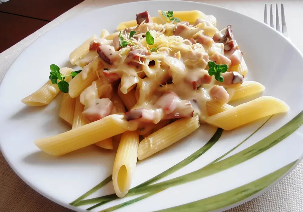 Pyszna carbonara z penne – łatwy przepis na włoską klasykę