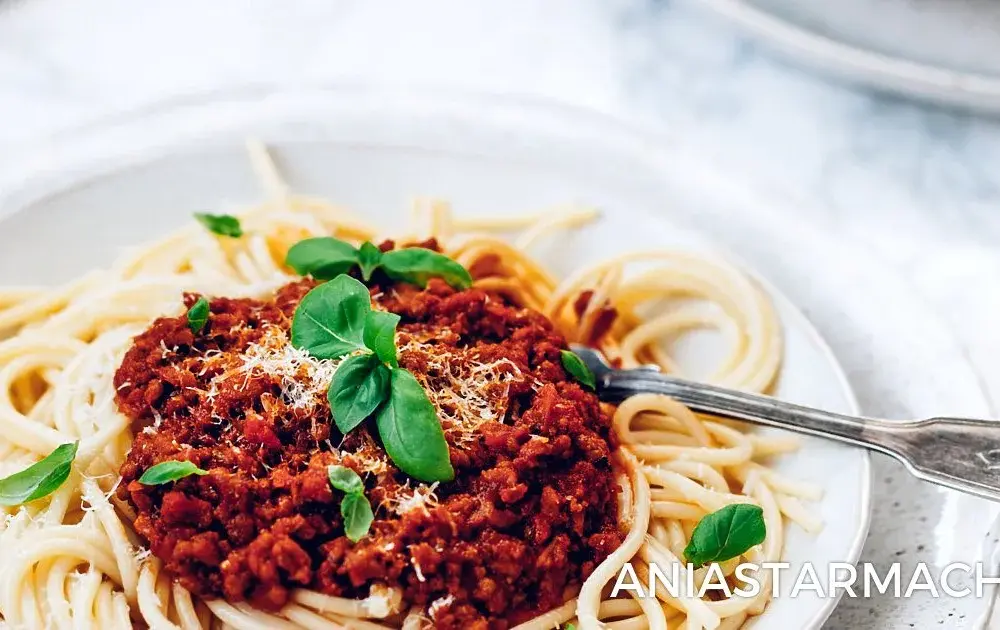 Jaki ser do spaghetti bolognese? Oto najlepsze wybory, które zachwycą