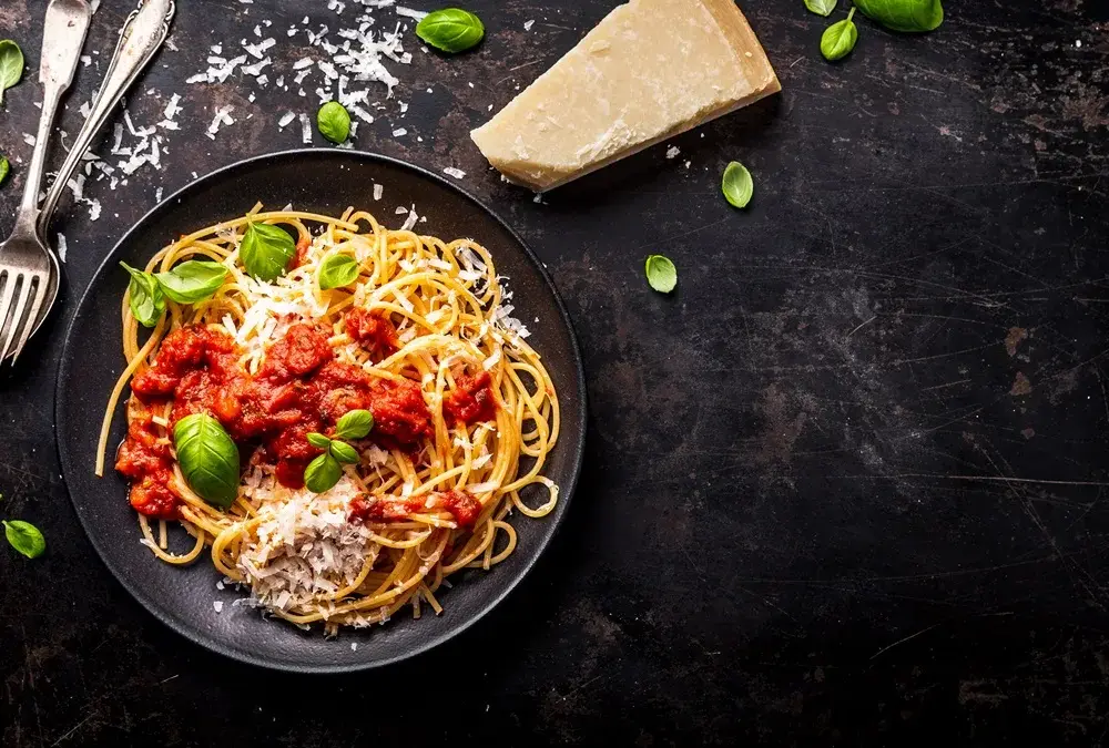 Kalorie sosu spaghetti: ile naprawdę mają różne sosy?