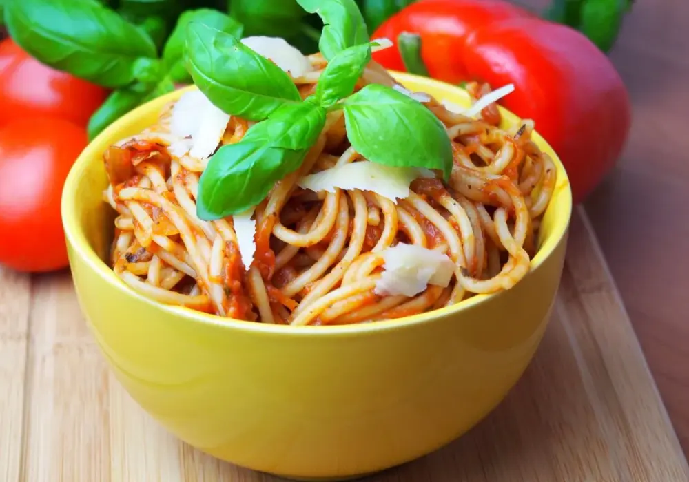 Spaghetti bolognese bez mięsa - pyszne przepisy, które zachwycą smakoszy