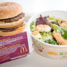 Ile kosztuje sałatka w maku? Zaskakujące ceny sałatek w McDonald's