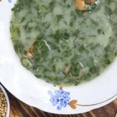 Czy zupa szczawiowa jest zdrowa? Odkryj jej niespodziewane korzyści