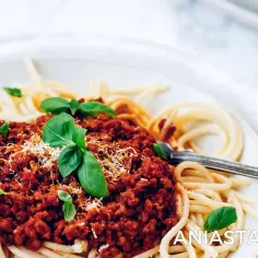 Jaki ser do spaghetti bolognese? Oto najlepsze wybory, które zachwycą