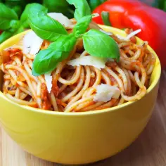 Spaghetti bolognese bez mięsa - pyszne przepisy, które zachwycą smakoszy
