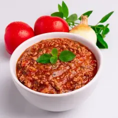 Ile kalorii ma sos do spaghetti z mięsem mielonym? Zaskakujące wartości!