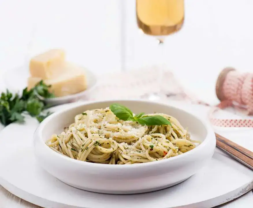 Zdjęcie Spaghetti aglio e olio – prosty przepis na włoskie danie, które zachwyca