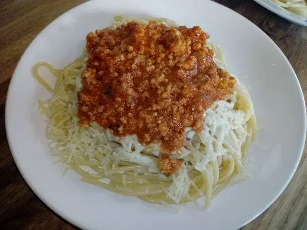 Zdjęcie Pyszny przepis na spaghetti z mięsem mielonym bez pomidorów, który zaskoczy smakami