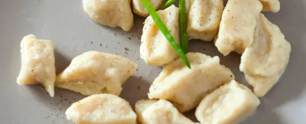 Kopytka z jakim sosem? Odkryj najlepsze smaki, które zachwycą
